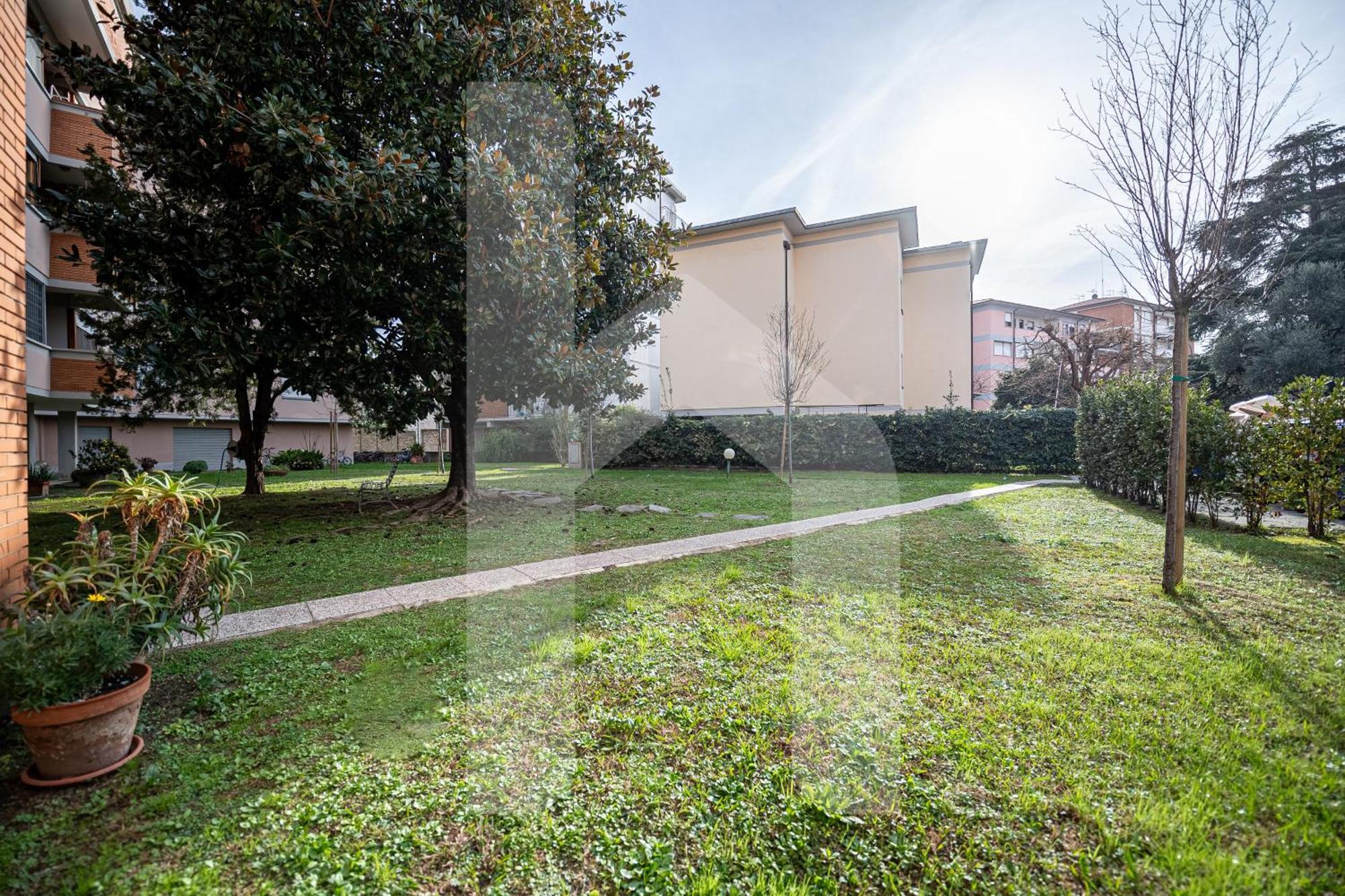 Homiday - Pisa - Elegant Apartment- 3 Camere 2 Bagni ภายนอก รูปภาพ